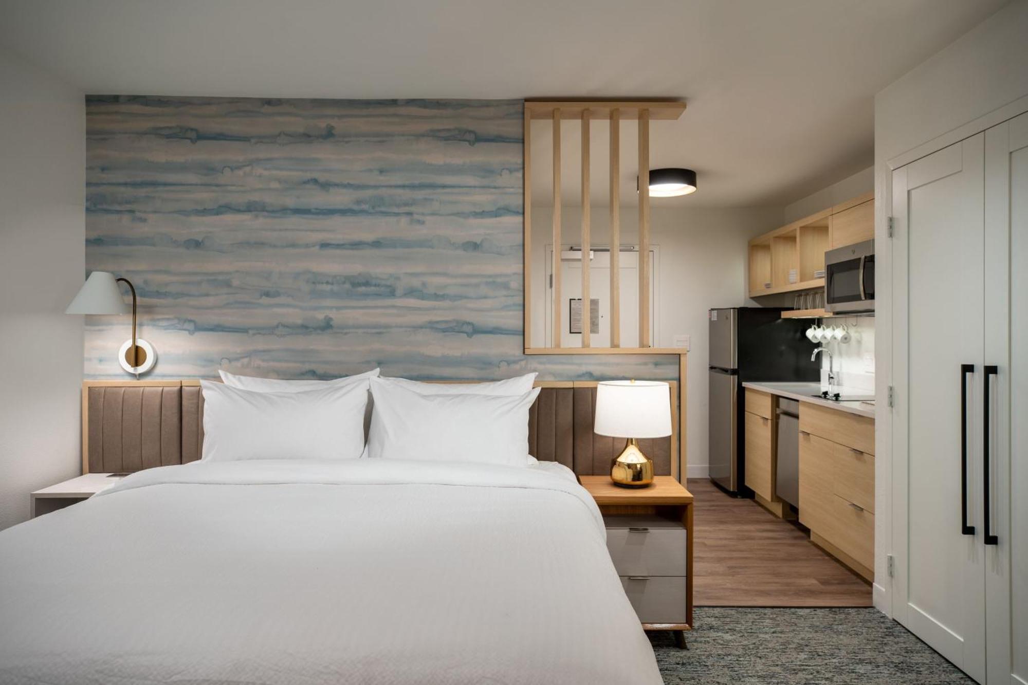 Towneplace Suites By Marriott Houston Томбал Экстерьер фото
